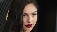 Olivia Rodrigo Dicap Bos Idaman, Biayai Terapi Gratis untuk Tim Turnya hingga Gitaris Sebu...