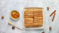 6 Spikoe Resep Kuno, Warisan Kue Lapis Surabaya yang Melegenda