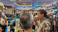 Momen Menkes Budi Gunadi Sadikin Minum Jamu Kuteja, Apa Itu?