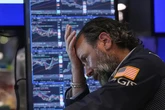 Wall Street Tertekan, Indeks Nasdaq Merosot Imbas Saham Chip