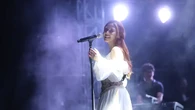 Nadin Amizah Tampil Memukau di Weekend Fest 2024 Meski Alami Suara dalam Kondisi Serak