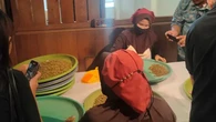 Alasan Pabrik Teh Sosro di Slawi Tetap Pekerjakan Warga Lokal dan Tidak Menggantikannya de...