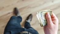 Penelitian Ungkap Pengaruh Uang dan Kekuasaan pada Harga Diri Pria