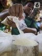 Harga Gula Dunia Meroket, Stok di Indonesia Aman?
