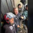 Berteduh Saat Motoran di Kawasan Gunung Bromo, Ariel NOAH sampai Raffi Ahmad Diajak Foto B...