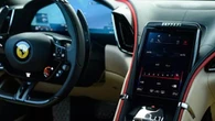 Bekerja Sama dengan Samsung, Supercar Ferrari Generasi Terbaru Bakal Disematkan Layar Bert...