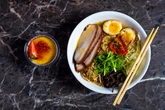 Odeng dan Ramen Instan Jadi Rahasia Kehangatan Praktis, Begini Cara Mengolahnya Lebih Seha...