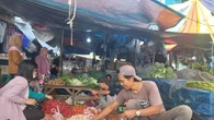 Harga Cabai Turun Drastis, Demo Tak Surutkan Aktivitas Jual-Beli di Pasar Tradisional