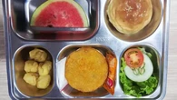 Serunya Program Makan Bergizi Gratis di Natuna, Siswa Bisa Request Nasi Goreng hingga Burg...