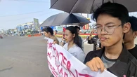Prabowo Datang, Mahasiswa di Lampung Jahit Bibir