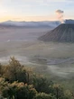 Mitos Tradisi: Yadnya Kasada, Ritual Melempar Sesajen ke Kawah Gunung Bromo