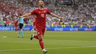 Christian Eriksen Jatuh Pingsan di Tengah Laga Denmark vs Ukraina, Duel Langsung Dihentika...