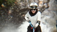 Potret Alya Nabila saat Canyoneering di Air Terjun, Beri Ucapan untuk Gunawan Dwi Cahyo