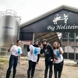 Perempuan Berdaya Kelola Peternakan Sapi, Bukan Cuma Pelengkap