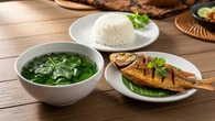 9 Menu Sayur yang Cocok Dipadukan dengan Ikan Goreng, Bikin Makan Lebih Nikmat