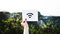 Jangan Sembarangan Pakai Wi-Fi Publik, Begini Cara Aman Transaksi Digital