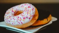 Apa Beda Donat, Odading, dan Roti Goreng Menurut Dosen Pastry UPH?