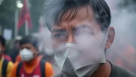 Paparan Gas Air Mata Saat Demo, Apa Bisa Picu Disabilitas Netra?