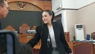 Nikita Mirzani Nangis Ketemu Anak di Ruang Sidang, Akui Kondisi Fisik Drop Akibat Tensi Da...