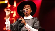 Lauryn Hill Tampil Jam 2 Pagi di Stadion yang Hampir Kosong, Dibela Penyelenggara Festival...