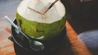 7 Manfaat Minum Air Kelapa, Ketahui Kandungan Nutrisi dan Panduan Konsumsi Aman