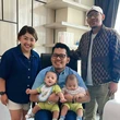 6 Potret Mpok Alpa Asuh 4 Anaknya, Dedikasi di Tengah Kesibukan dan Pengobatan Kanker
