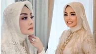 7 Potret Cici Faramida Tetap Cantik dan Awet Muda di Usia 50-an, Outfitnya Selalu Elegan