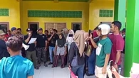 Santer Isu Penggelapan Pajak, Warga Desa Kadaleman Sukabumi Geruduk Kantor Desa