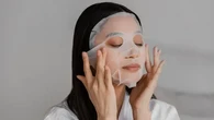 Sheet Mask atau Sleeping Mask? Pilih yang Tepat untuk Kesehatan Kulit Wajah