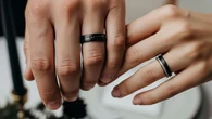6 Trend Model Cincin Nikah Hitam 2025, Pilihan Stylish untuk Pengantin Muda