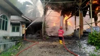 Limbah Kain Diduga Jadi Biang Kerok Pabrik Batu Kapur di Sukabumi Ludes Terbakar