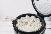 10 Penyebab Nasi Cepat Mengeras Meski Baru Dimasak, Ternyata Bukan Sekadar Kurang Air
