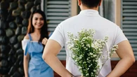 Sederet Kode Pria Diam-Diam Jatuh Cinta Menurut Psikologi