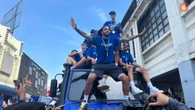 Layvin Kurzawa Jadi Sorotan di Pawai Hattrick Juara Persib 2026