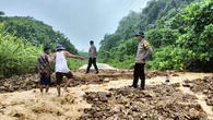 Longsor di Tanggamus Lampung Sebabkan Jalan Tertutup dan Jembatan Putus