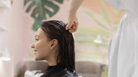 6 Manfaat Creambath untuk Kesehatan Rambut dan Relaksasi, Ini Bahan yang Baik untuk Merawa...