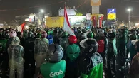 Ratusan Pengemudi Ojol Lampung Gelar Aksi Damai di Tugu Adipura, Doakan Affan Kurniawan ya...