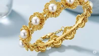 6 Tips Pilih Gelang Emas Motif Floral, Sentuhan Manis untuk Tampilan Feminin Harian