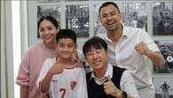 Shin Tae Yong Mampir ke Rumah Raffi Ahmad dan Nagita Slavina, Kasih Hadiah Spesial Buat Ra...