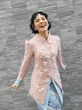 6 Potret Andien Modis Pakai Kebaya, Padu Padan dengan Kain Jarit Hingga Celana Pendek Pink...