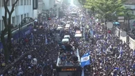 Ratusan Ribu Bobotoh Menyemut Menyambut Pawai Persib Juara 2026, Mobil Terpaksa Berjalan L...