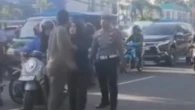 Viral Video Polisi Nyaris Kena Pukul Pemotor saat Razia, Begini Cerita Lengkapnya