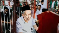 Wamensos Agus Jabo Ziarah ke Makam Aktivis Buruh Marsinah