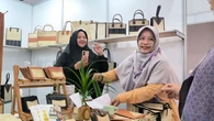 Kisah Penganyam Pandan dari Tangerang Tembus Pasar Internasional