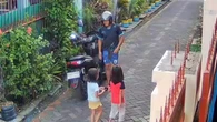 Pria Eksibisionis di Depan Dua Bocah Perempuan