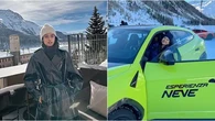 7 Potret Maudy Ayunda saat Liburan sambil Kerja di Italia, Jajal Ngedrift