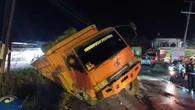 Tak Kuat Nanjak, Truk Fuso Mundur dan Lindas Pemotor di Pringsewu Lampung, 1 Orang Tewas
