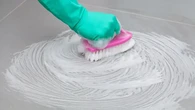 Tips Membersihkan Lantai Kamar Mandi Tanpa Merusak Nat Keramik