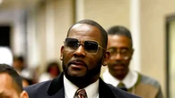 R Kelly Dilarikan ke RS akibat Overdosis Saat Dipenjara, Pengacara Klaim Gegara Petugas La...