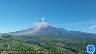 Gunung Semeru Erupsi 1.300 Meter Jumat Pagi
